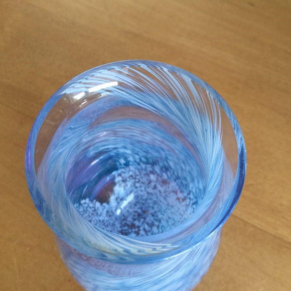 Blue & white art glass swirl bud vase 4.5” tall - Picture 2 of 7